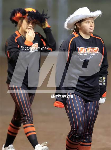Thumbnail 3 in Grand Saline vs Longview photogallery.
