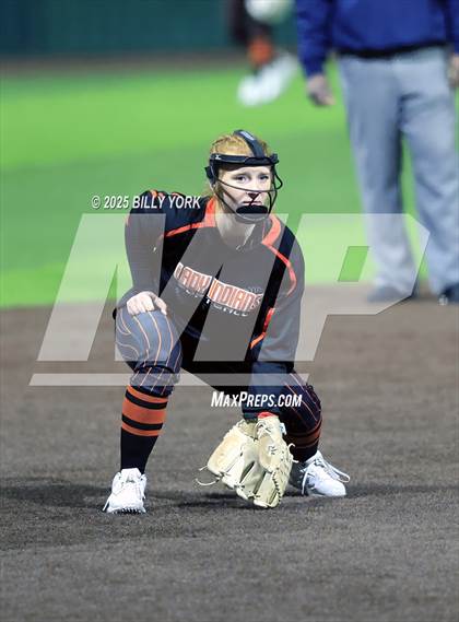 Thumbnail 3 in Grand Saline vs Longview photogallery.