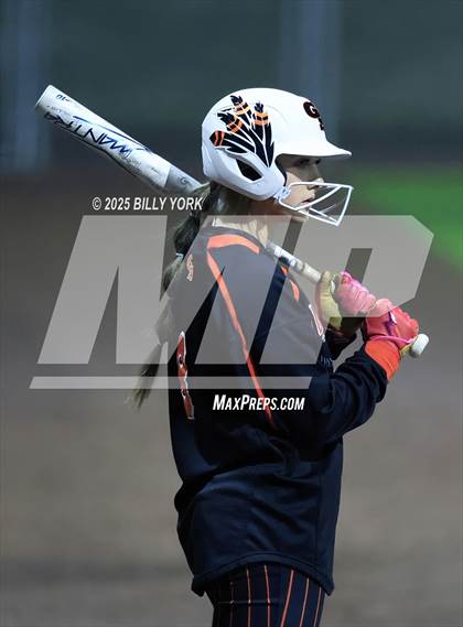 Thumbnail 2 in Grand Saline vs Longview photogallery.