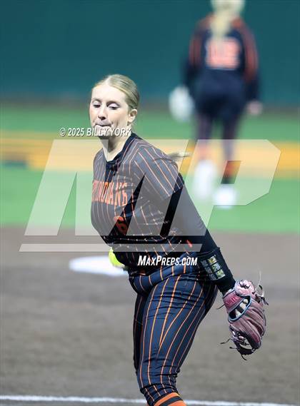 Thumbnail 3 in Grand Saline vs Longview photogallery.