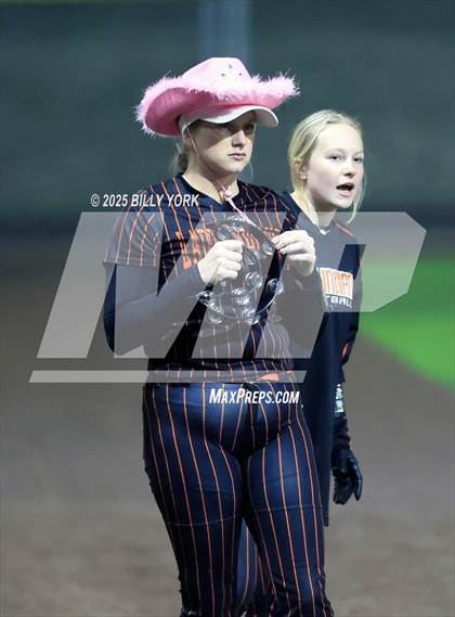 Thumbnail 3 in Grand Saline vs Longview photogallery.