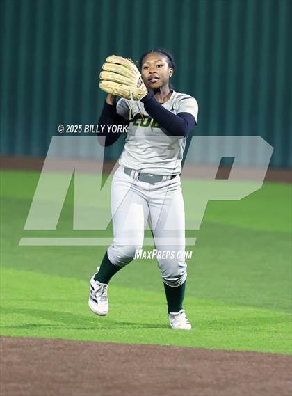 Thumbnail 2 in Grand Saline vs Longview photogallery.