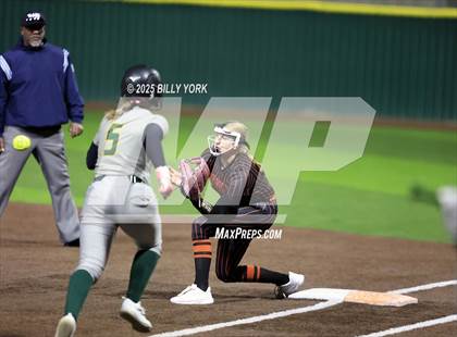 Thumbnail 3 in Grand Saline vs Longview photogallery.