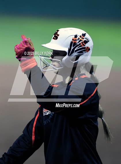 Thumbnail 1 in Grand Saline vs Longview photogallery.