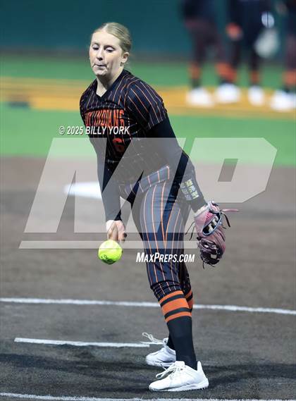 Thumbnail 2 in Grand Saline vs Longview photogallery.