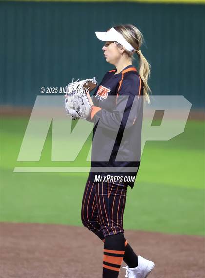 Thumbnail 2 in Grand Saline vs Longview photogallery.
