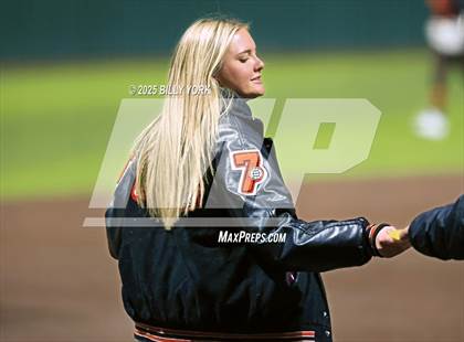 Thumbnail 1 in Grand Saline vs Longview photogallery.