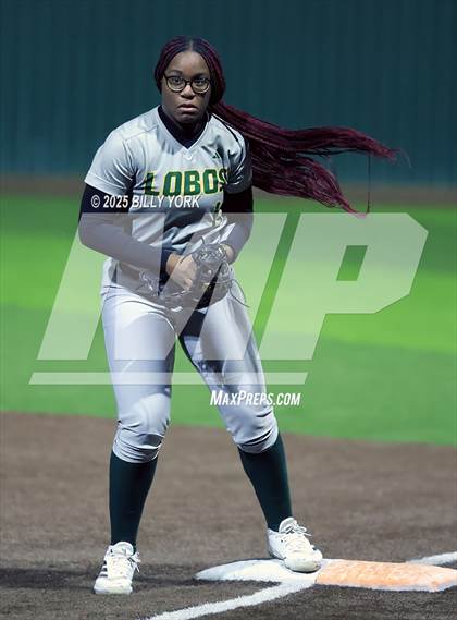 Thumbnail 1 in Grand Saline vs Longview photogallery.