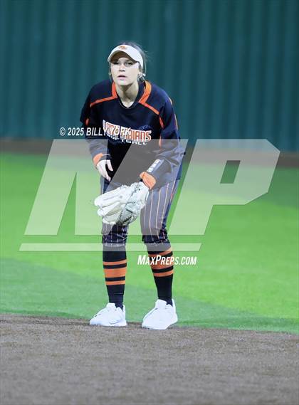 Thumbnail 1 in Grand Saline vs Longview photogallery.