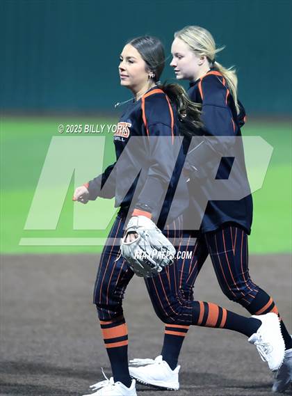 Thumbnail 2 in Grand Saline vs Longview photogallery.