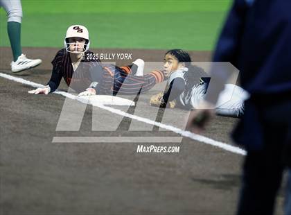 Thumbnail 1 in Grand Saline vs Longview photogallery.