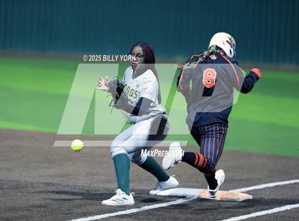 Thumbnail 3 in Grand Saline vs Longview photogallery.