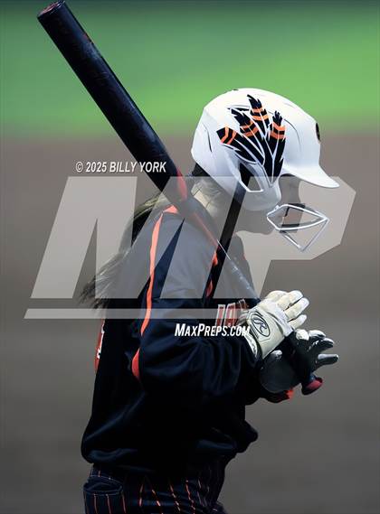 Thumbnail 3 in Grand Saline vs Longview photogallery.