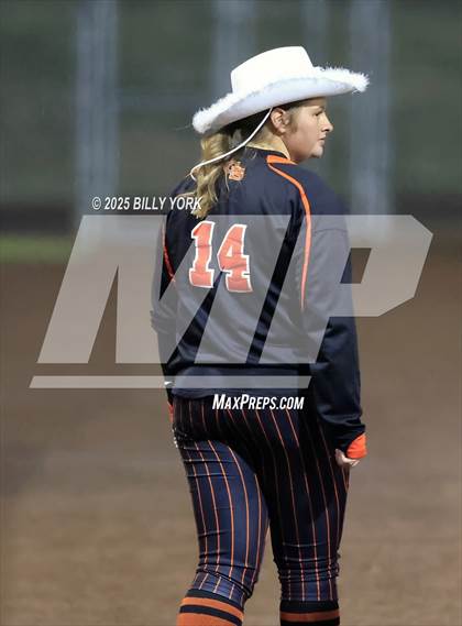 Thumbnail 1 in Grand Saline vs Longview photogallery.