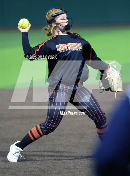 Thumbnail 2 in Grand Saline vs Longview photogallery.