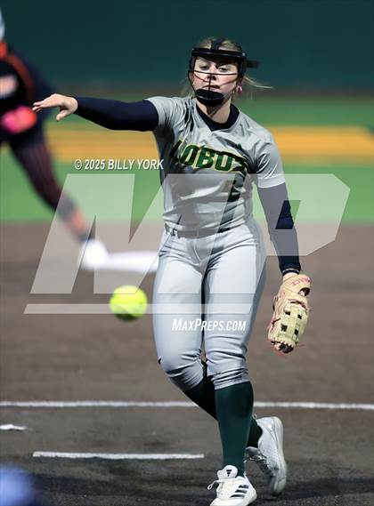 Thumbnail 2 in Grand Saline vs Longview photogallery.