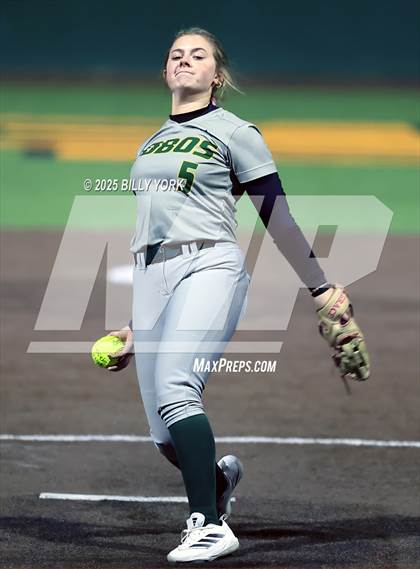 Thumbnail 2 in Grand Saline vs Longview photogallery.