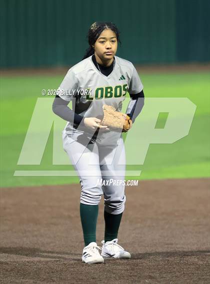 Thumbnail 1 in Grand Saline vs Longview photogallery.