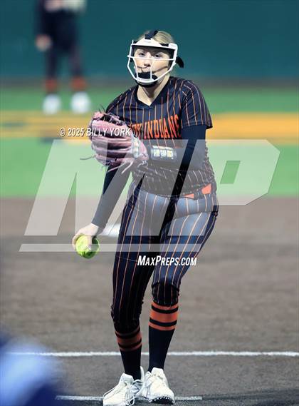 Thumbnail 1 in Grand Saline vs Longview photogallery.