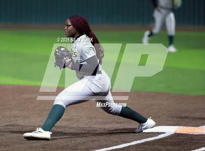 Thumbnail 3 in Grand Saline vs Longview photogallery.