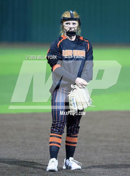 Thumbnail 3 in Grand Saline vs Longview photogallery.