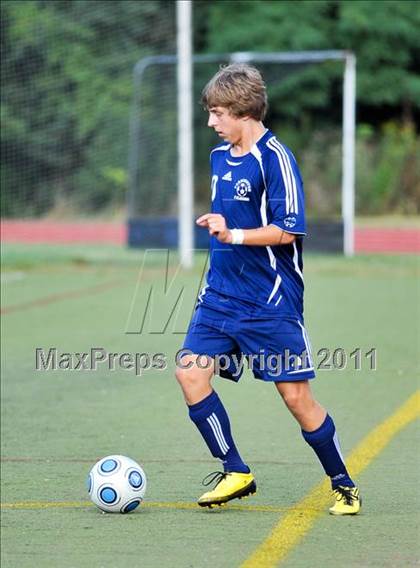 Thumbnail 3 in Detroit Country Day vs Farmington (Detroit Country Day Tournament) photogallery.