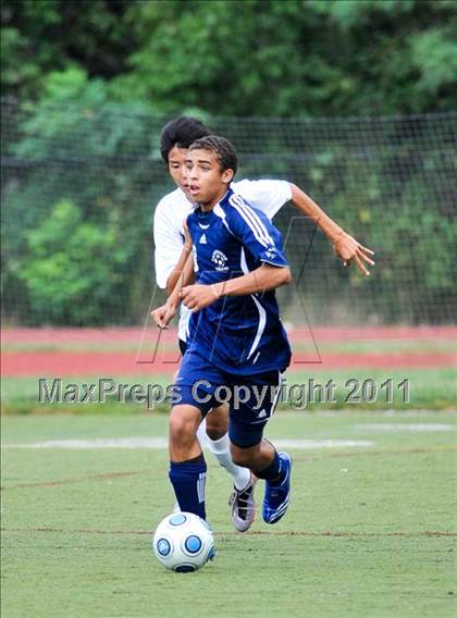 Thumbnail 2 in Detroit Country Day vs Farmington (Detroit Country Day Tournament) photogallery.
