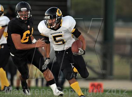 Thumbnail 2 in Santa Fe vs. Godinez photogallery.