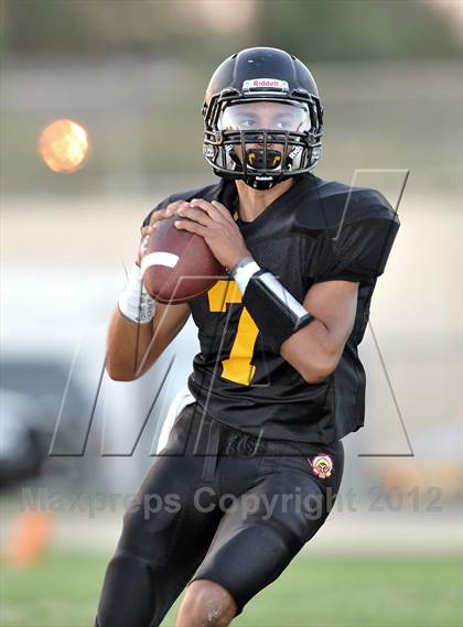 Thumbnail 2 in Santa Fe vs. Godinez photogallery.