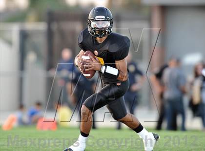 Thumbnail 3 in Santa Fe vs. Godinez photogallery.