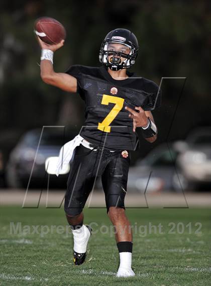 Thumbnail 2 in Santa Fe vs. Godinez photogallery.
