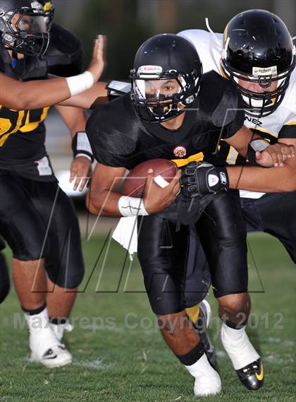 Thumbnail 2 in Santa Fe vs. Godinez photogallery.
