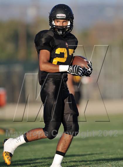 Thumbnail 3 in Santa Fe vs. Godinez photogallery.