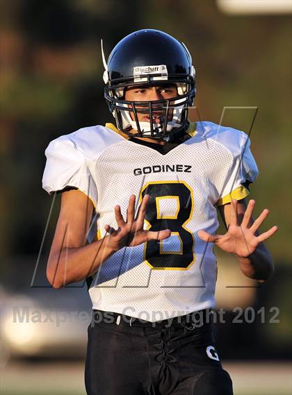 Thumbnail 2 in Santa Fe vs. Godinez photogallery.