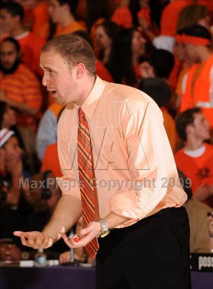 Thumbnail 1 in Oaks Christian vs. Chaminade (CIF SS Playoffs) photogallery.