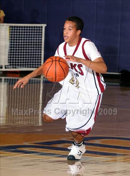 Thumbnail 1 in Oaks Christian vs. Chaminade (CIF SS Playoffs) photogallery.