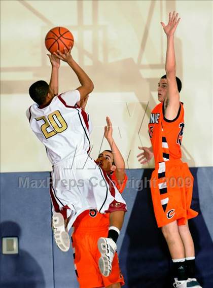 Thumbnail 1 in Oaks Christian vs. Chaminade (CIF SS Playoffs) photogallery.