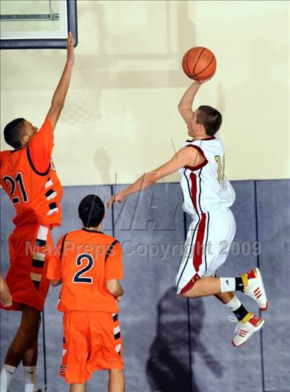 Thumbnail 2 in Oaks Christian vs. Chaminade (CIF SS Playoffs) photogallery.