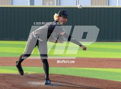 Thumbnail 3 in Barbers Hill @ Hendrickson (UIL 5A D1 Baseball Regional Semifinal) photogallery.