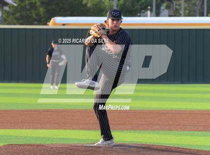Thumbnail 2 in Barbers Hill @ Hendrickson (UIL 5A D1 Baseball Regional Semifinal) photogallery.