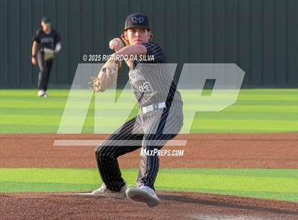 Thumbnail 3 in Barbers Hill @ Hendrickson (UIL 5A D1 Baseball Regional Semifinal) photogallery.
