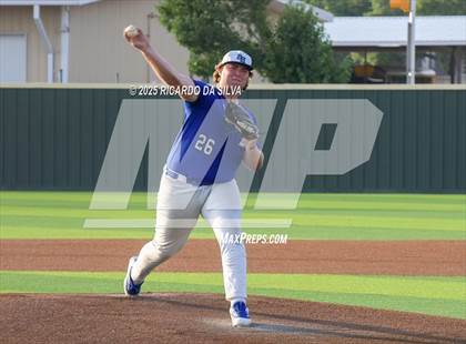 Thumbnail 2 in Barbers Hill @ Hendrickson (UIL 5A D1 Baseball Regional Semifinal) photogallery.