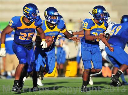 Thumbnail 2 in Loyola vs. Crenshaw photogallery.