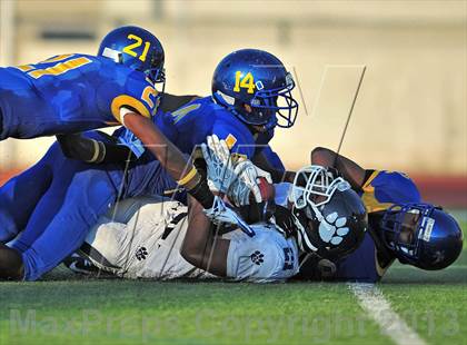 Thumbnail 1 in Loyola vs. Crenshaw photogallery.