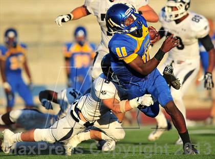 Thumbnail 3 in Loyola vs. Crenshaw photogallery.
