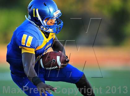 Thumbnail 2 in Loyola vs. Crenshaw photogallery.