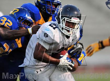 Thumbnail 3 in Loyola vs. Crenshaw photogallery.