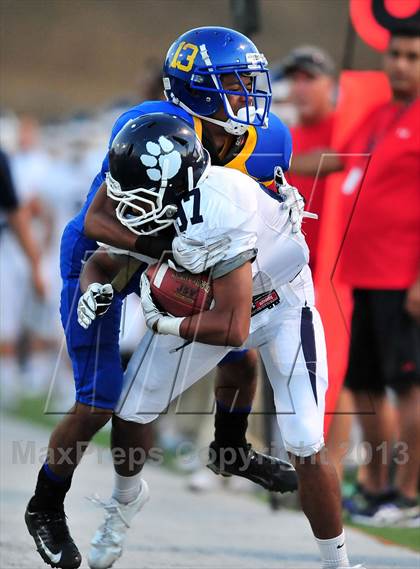Thumbnail 3 in Loyola vs. Crenshaw photogallery.