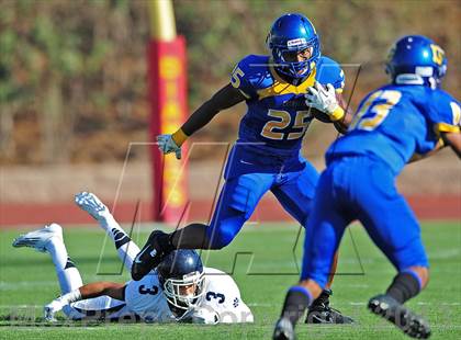 Thumbnail 1 in Loyola vs. Crenshaw photogallery.
