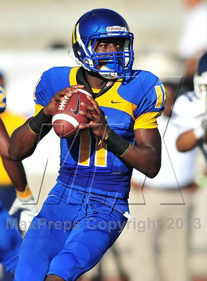Thumbnail 1 in Loyola vs. Crenshaw photogallery.